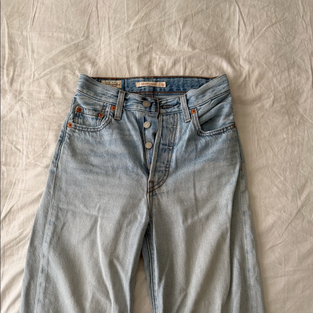 Levi’s Ribcage Straight Ankle Light Wash Blue Jeans